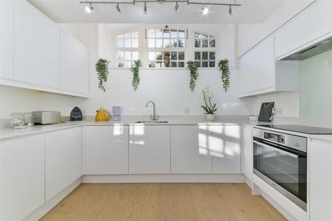 66 Bradshaw Close, London, SW19 8NL