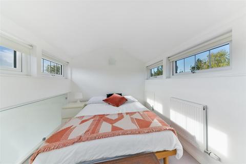 66 Bradshaw Close, London, SW19 8NL