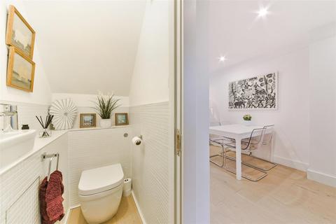 66 Bradshaw Close, London, SW19 8NL
