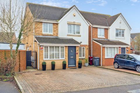 3 bedroom detached house for sale, Blunden Drive, Slough SL3