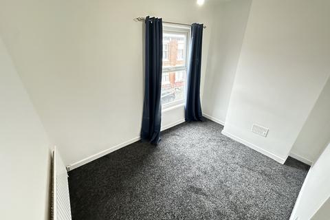 2 bedroom terraced house to rent, Heald Avenue, Manchester, M14