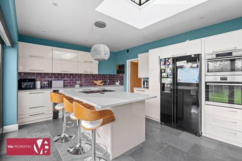 4 bedroom detached house for sale, McKenzie Road, Broxbourne EN10