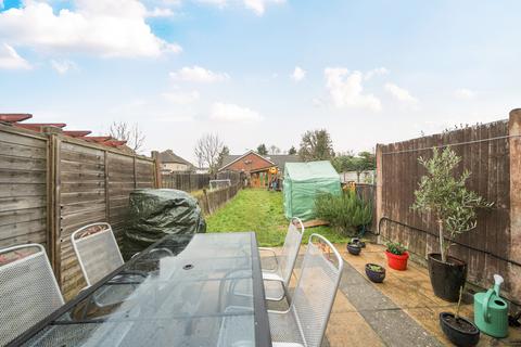 2 bedroom terraced house for sale, Longfellow Road, Worcester Park KT4