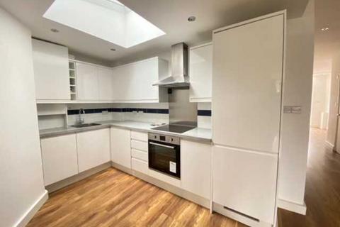 2 bedroom end of terrace house to rent, St Andrews Road, Acton