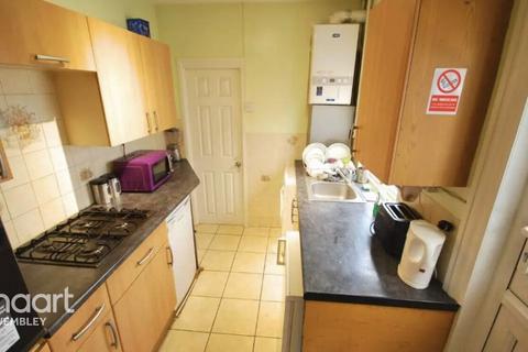 3 bedroom terraced house to rent, Burns Road, WEMBLEY