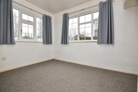 1 bedroom ground floor flat to rent, Gladstone Drive, Scunthorpe