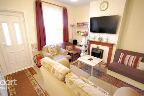 3 bedroom terraced house to rent, Burns Road, WEMBLEY