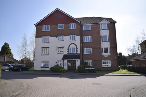 1 bedroom apartment to rent, Stuart Court, Redhill RH1