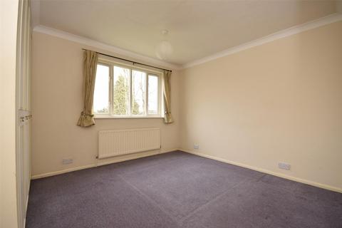 1 bedroom apartment to rent, Stuart Court, Redhill RH1