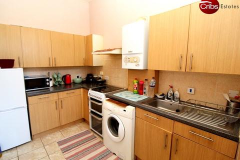 1 bedroom in a flat share to rent, London, SW12