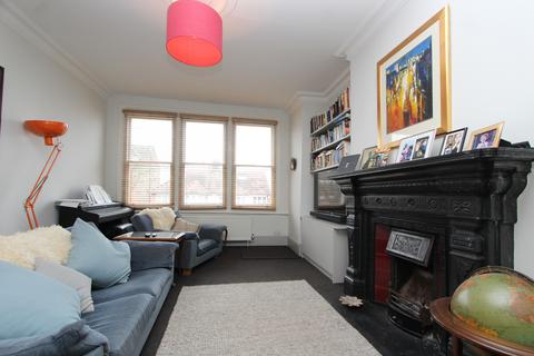 3 bedroom apartment to rent, Muswell Road, Muswell Hill, London, N10