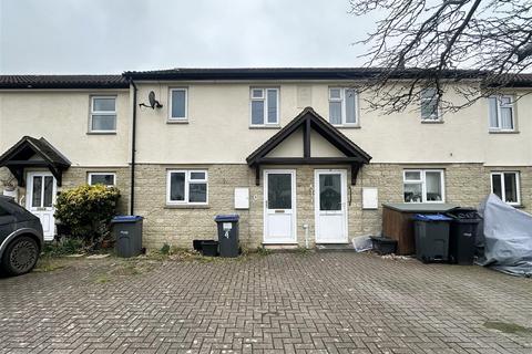 3 bedroom terraced house to rent, Pippin Row, Calne