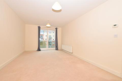 2 bedroom apartment to rent, Reynolds Avenue, Redhill RH1