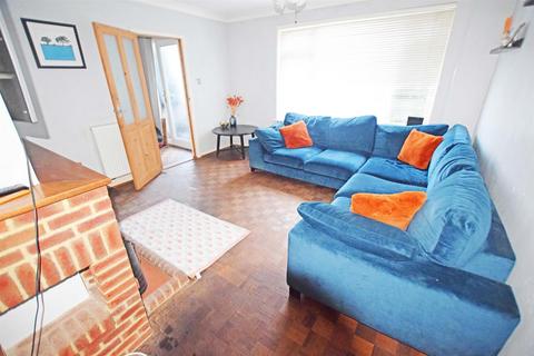 4 bedroom semi-detached house for sale, Maidstone Road, Gillingham