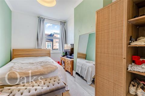 8 Ingatestone Road, London, SE25 4LG