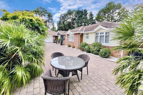 7a Cedar Avenue, St Leonards, Ringwood, BH24 2QF