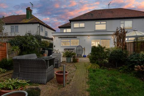19 Stroma Gardens, Shoeburyness, Southend-on-sea, SS3 9JW