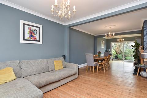 19 Stroma Gardens, Shoeburyness, Southend-on-sea, SS3 9JW