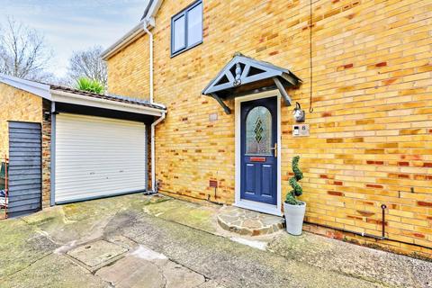 8 Anglesey Close, Tonteg, Pontypridd, CF38 1LY