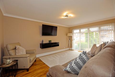 8 Anglesey Close, Tonteg, Pontypridd, CF38 1LY