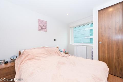 1 bedroom flat to rent, Whitechapel High Street, London, E1