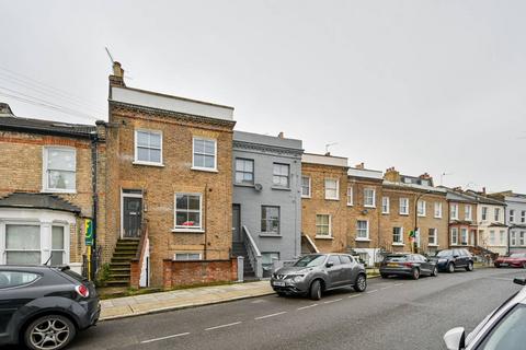 2 bedroom flat to rent, Gayford Road, Shepherd's Bush, London, W12