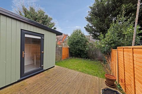 20a Cornwall Gardens, London, NW10 2QX