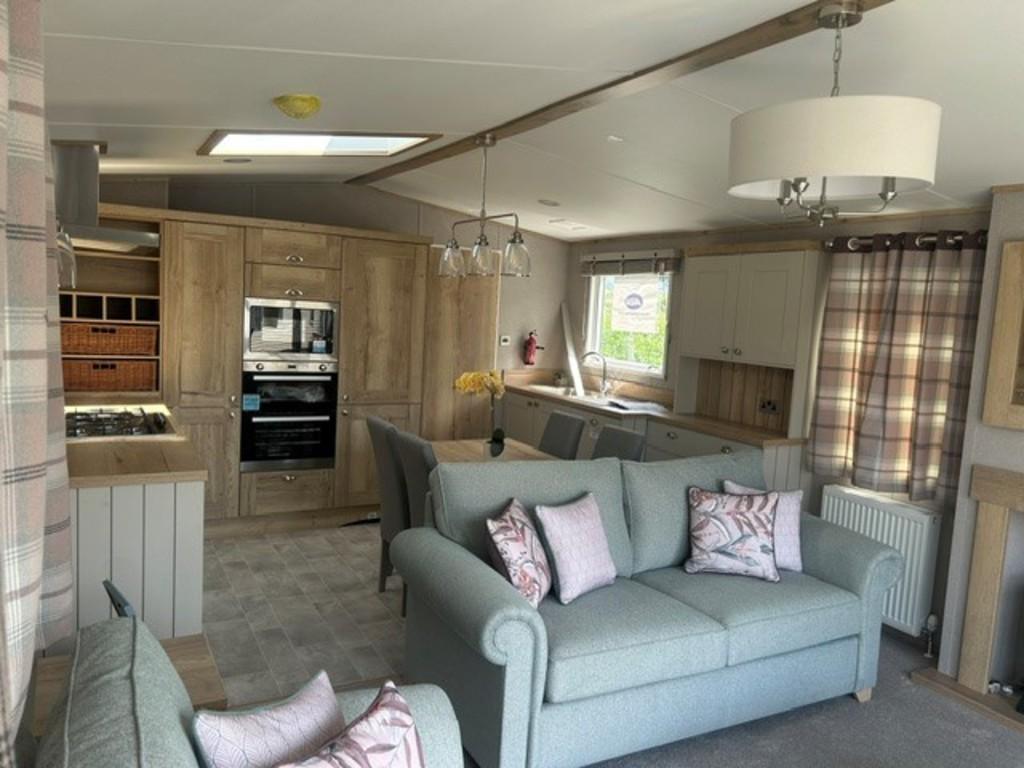 Open Plan Living /Dining Kitchen