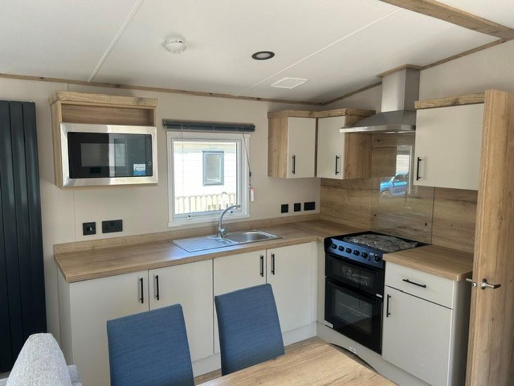 Open Plan Living / Dining Kitchen