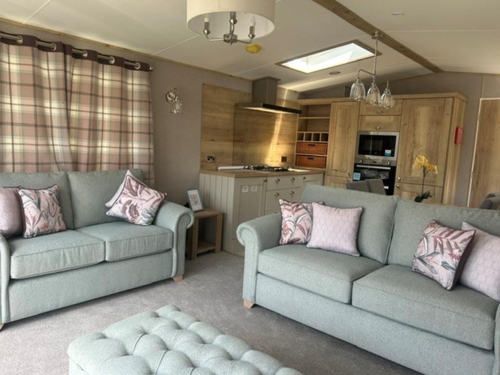 Open Plan Living / Dining Kitchen