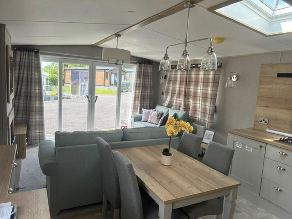 Open Plan Living / Dining Kitchen