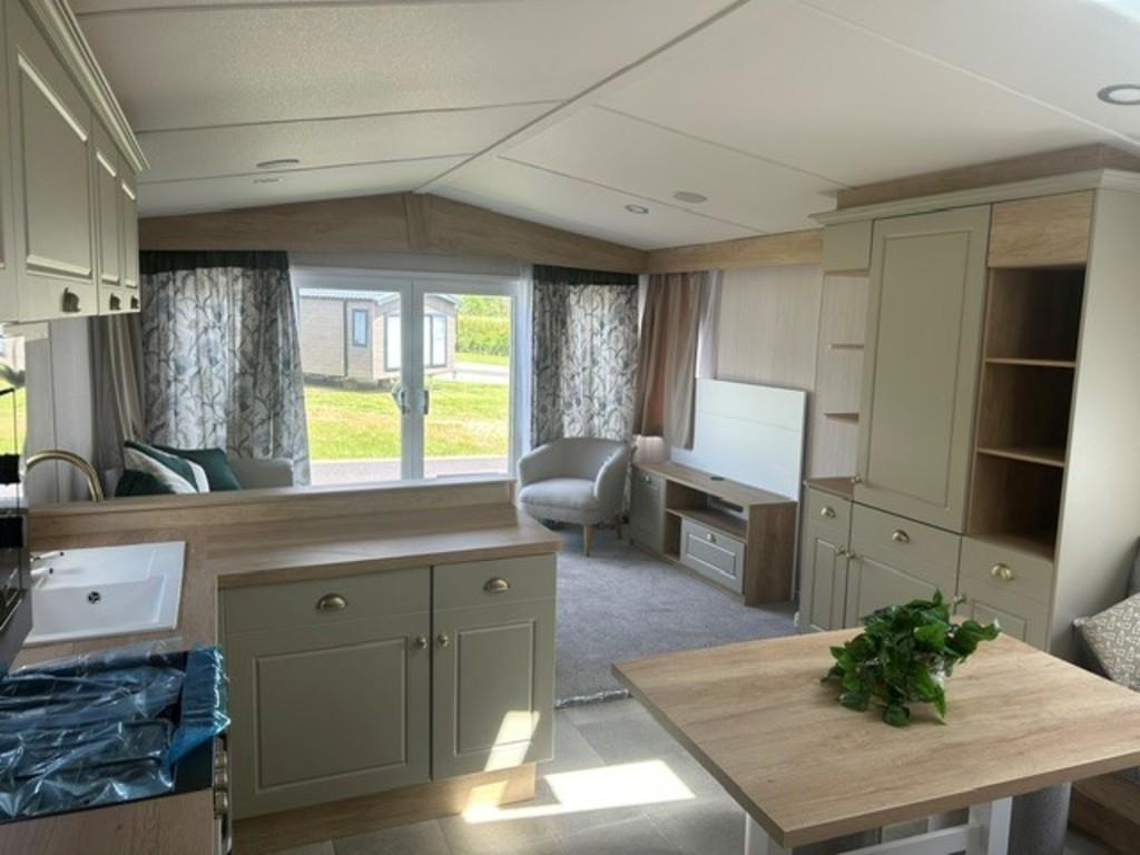 Living Room / Dining Kitchen