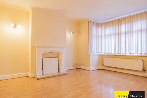 3 bedroom end of terrace house to rent, Stockfield Road, Birmingham B25