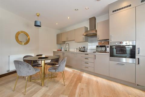 1 bedroom apartment for sale, Elm Gardens, Mountnessing, Brentwood, Essex