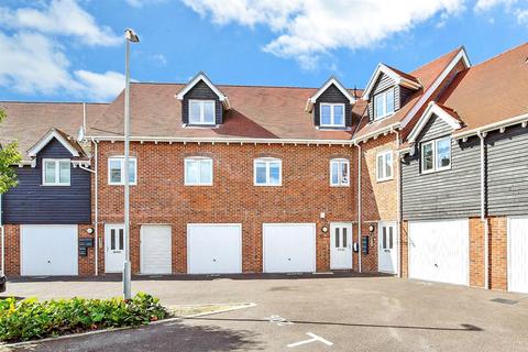 1 bedroom apartment for sale, Elm Gardens, Mountnessing, Brentwood, Essex