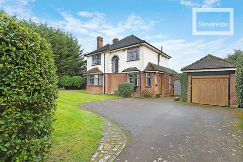 4 bedroom detached house for sale, Hoe Lane, Abridge