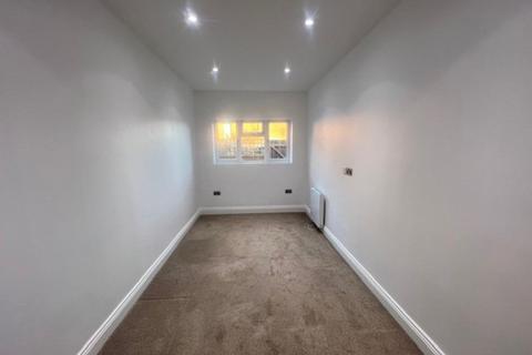 1 bedroom apartment to rent, Flat C Trent House