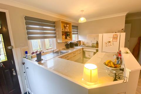 1 bedroom chalet for sale, Northern Burway, Chertsey