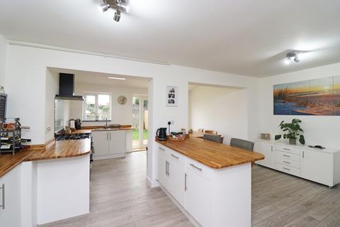 4 bedroom semi-detached house for sale, Chapel Close, Capel St. Mary