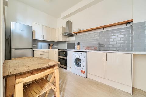 3 bedroom terraced house to rent, Gloucester Road, BRISTOL BS7