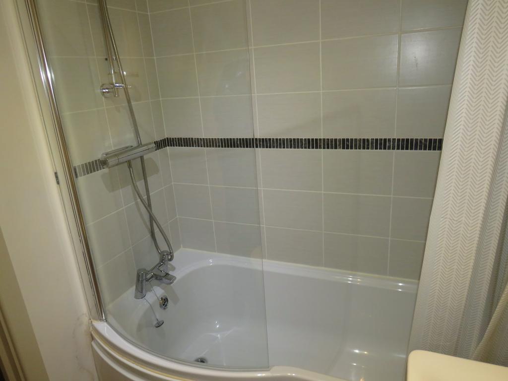Bathroom (2)