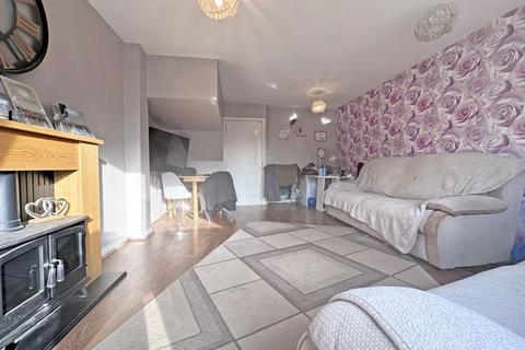 3 bedroom end of terrace house for sale, Sannders Crescent, TIPTON, DY4 7NU