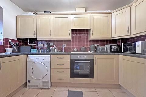 3 bedroom end of terrace house for sale, Sannders Crescent, TIPTON, DY4 7NU