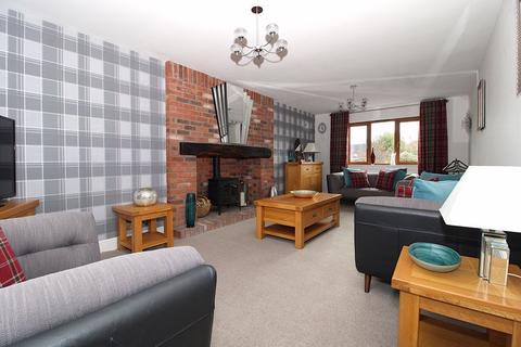 3 bedroom detached house for sale, Lynmouth Close, Aldridge, WS9 0JR