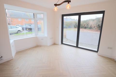 4 bedroom end of terrace house to rent, Masefield Road, Exeter