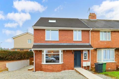 4 bedroom end of terrace house to rent, Masefield Road, Exeter