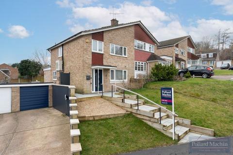 3 bedroom semi-detached house for sale, Bullfinch Road, South Croydon