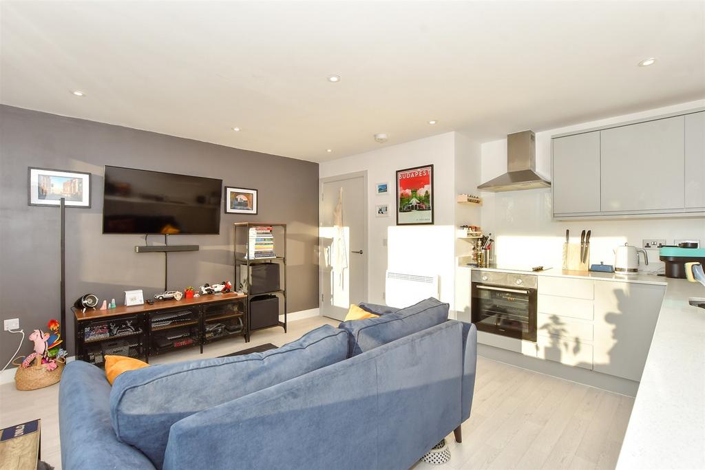 Lounge/Kitchen