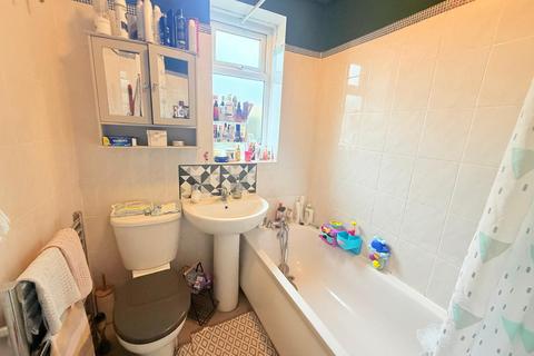 3 bedroom terraced house for sale, Winterbourne Road, Dagenham RM8