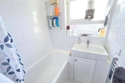 2 bedroom flat for sale, London WC1H